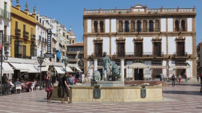 La Plaza Duquesa de Parcent - la place la plus pittoresque de Ronda.  La Plaza Duquesa de Parcent - la place la plus pittoresque de Ronda.
